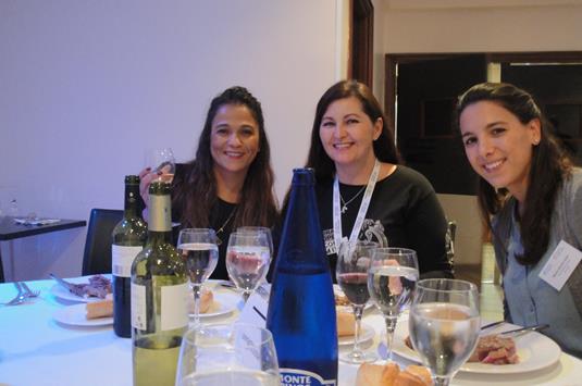 Sonia Shaw of Southbourne School of English and Lesley Brough of ITC Auckland and  Maria Garvia Soler of Yellow Pocket at the Lunch in QE Madrid