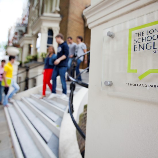 How The London School of English uses company reviews to turn clients into brand advocates