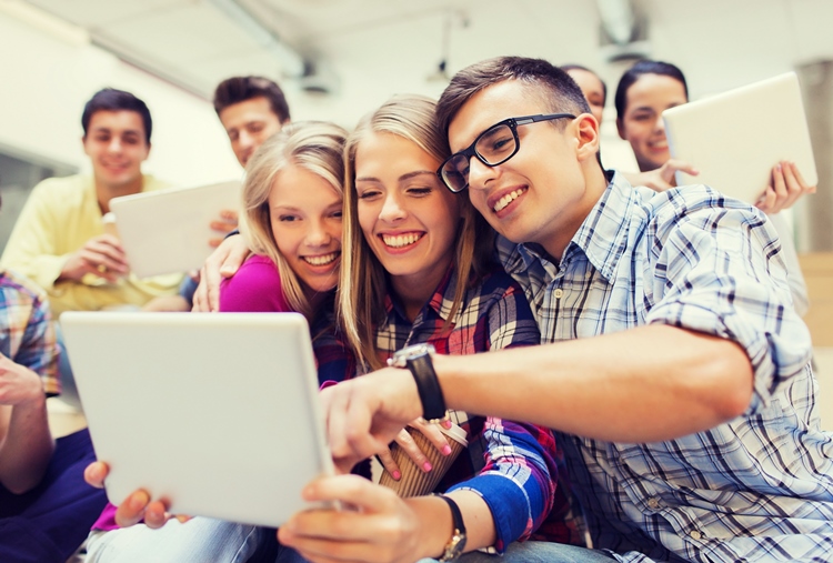 Studenten Teen Zierlicher Partnertausch