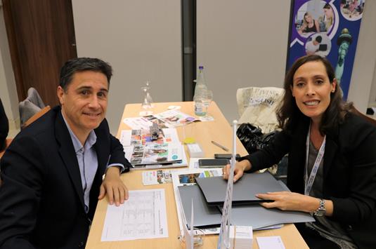 Isobel Recio of Living Learning Language with Alvaro Arjona of Simona Learning English