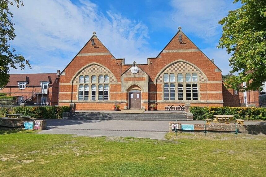 Emerald Cultural Institute - Gordon's School 5